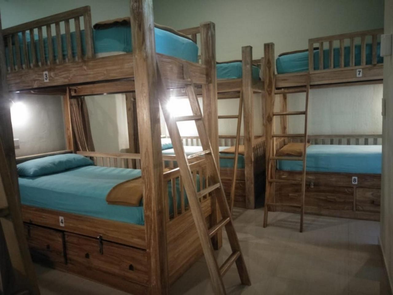 Lembongan Hostel Екстер'єр фото