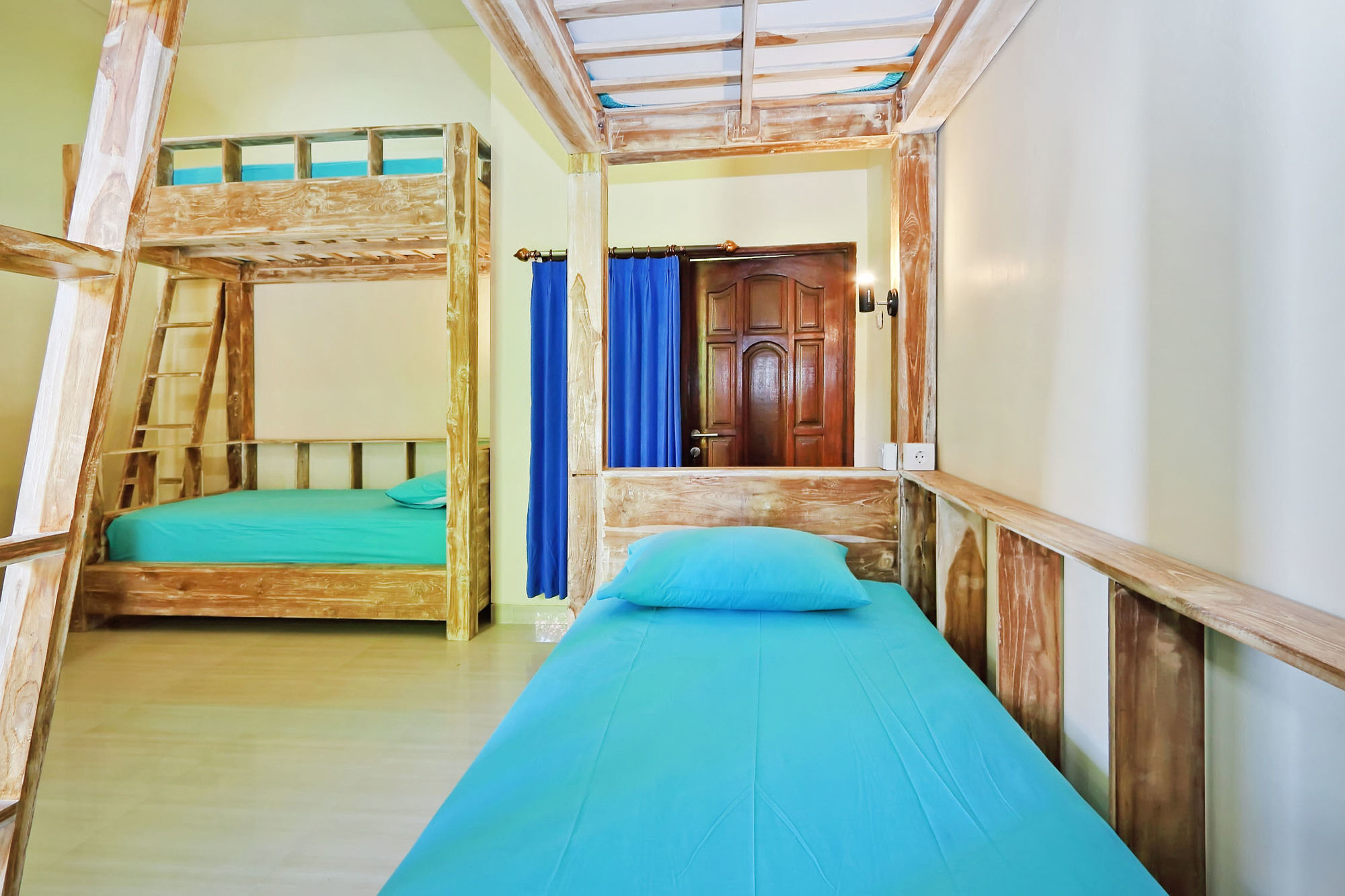 Lembongan Hostel Екстер'єр фото